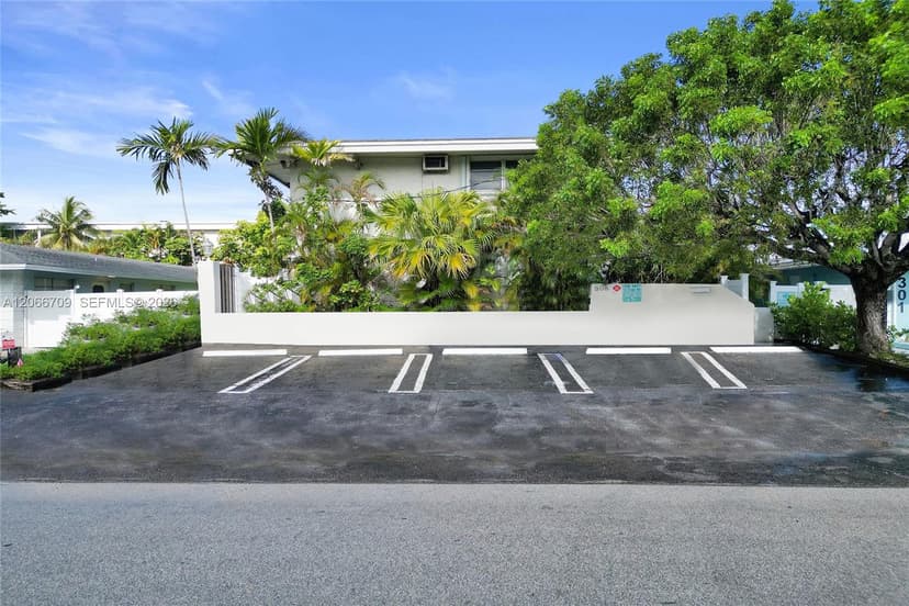 305 SE 12th Ave, Pompano Beach FL 33060