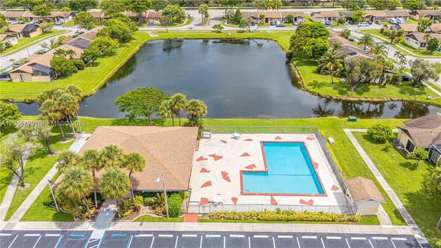 9480 W Fern Ln, Miramar FL 33025 - Miramar, FL - Photo 6
