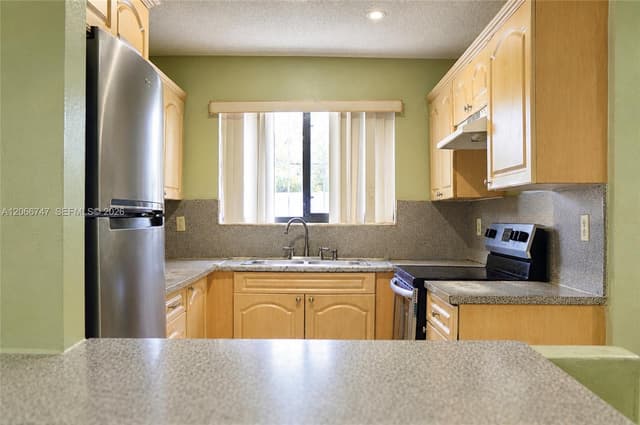 5095 NW 195th Ln, Miami Gardens FL 33055 - Miami Gardens, FL - Photo 4
