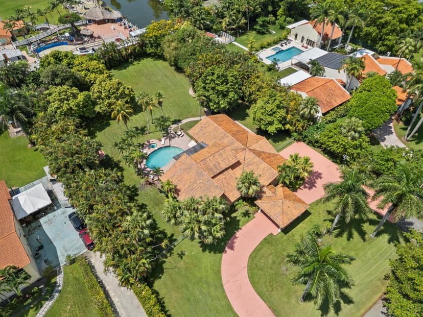 10010 NW 135th Street, Hialeah FL 33018