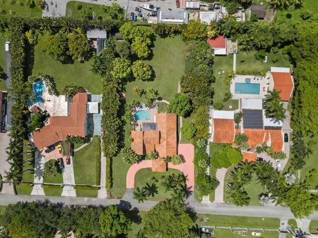 10010 NW 135th Street, Hialeah FL 33018 - Hialeah, FL - Photo 5
