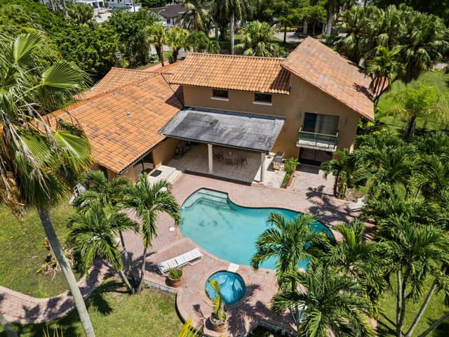 10010 NW 135th Street, Hialeah FL 33018 - Hialeah, FL - Photo 4