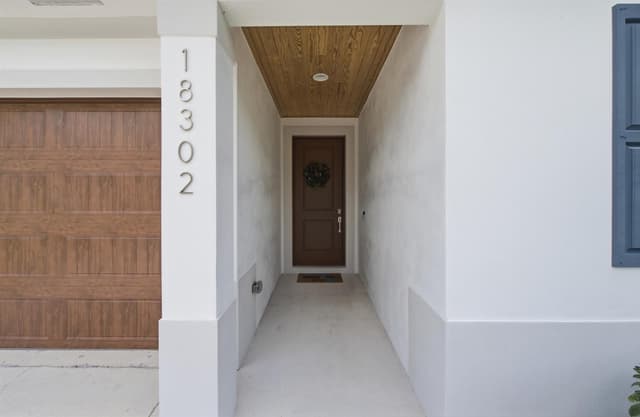 18302 Limestone Creek Road, Jupiter FL 33458 - Jupiter, FL - Photo 4