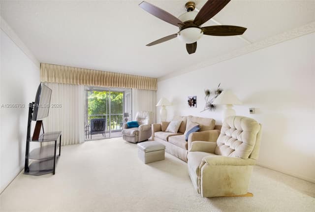 750 SE 6th Ave # 322, Deerfield Beach FL 33441 - Deerfield Beach, FL - Photo 2
