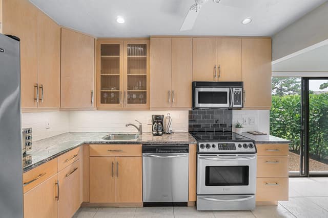 27 Stratford Lane W # D, Boynton Beach FL 33436 - Boynton Beach, FL - Photo 7