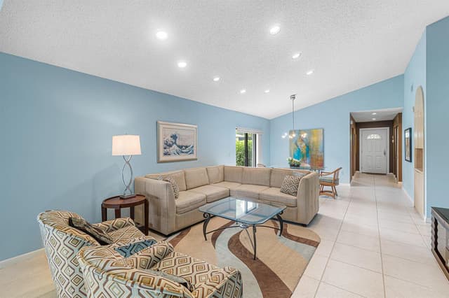 27 Stratford Lane W # D, Boynton Beach FL 33436 - Boynton Beach, FL - Photo 5
