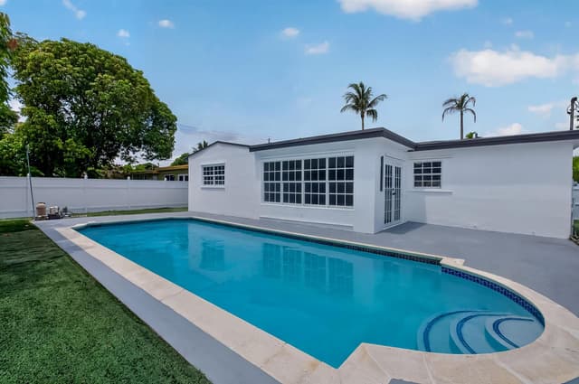 2701 DE SOTO Drive, Miramar FL 33023 - Miramar, FL - Photo 4