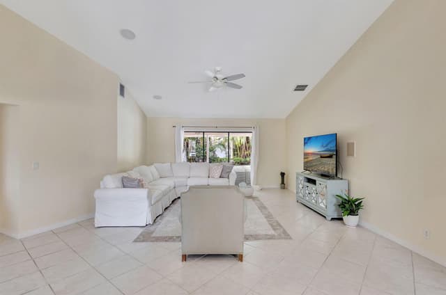 88 Pinehill Trail E, Tequesta FL 33469 - Tequesta, FL - Photo 6