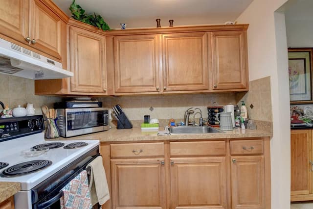 450 Brittany Drive, Delray Beach FL 33446 - Delray Beach, FL - Photo 2