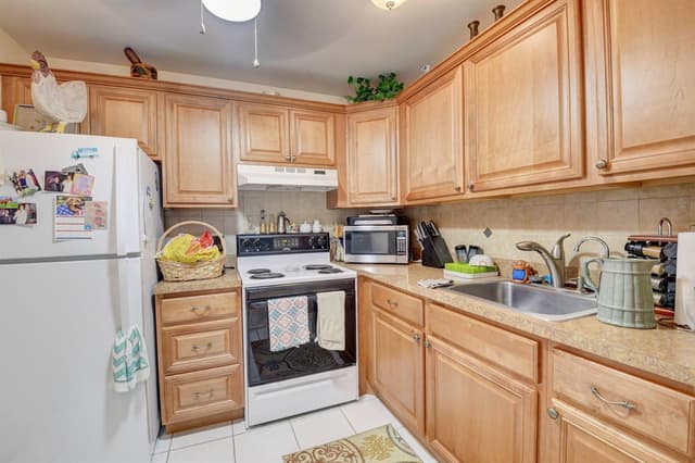 450 Brittany Drive, Delray Beach FL 33446 - Delray Beach, FL - Photo 4