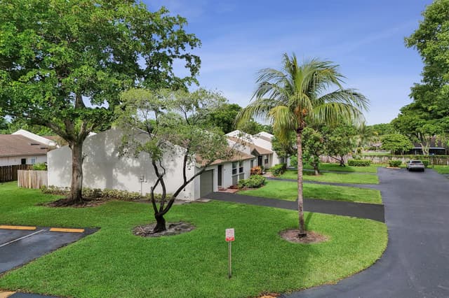 904 NW 51ST Street, Deerfield Beach FL 33064 - Deerfield Beach, FL - Photo 4