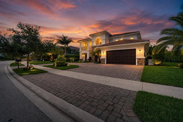 10363 S Barnsley Drive, Parkland FL 33076 - Parkland, FL - Photo 2