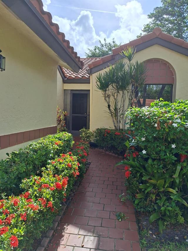 10032 Andrea Lane, Boynton Beach FL 33437 - Boynton Beach, FL - Photo 2