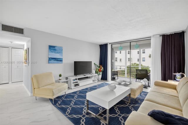 2801 Somerset Dr # 205, Lauderdale Lakes FL 33311 - Lauderdale Lakes, FL - Photo 4