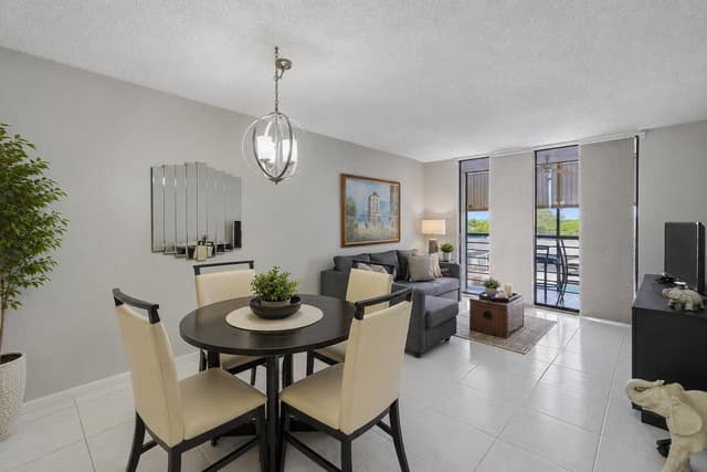 4640 Lucerne Lakes Boulevard W # 404, Lake Worth FL 33467 - Lake Worth, FL - Photo 6