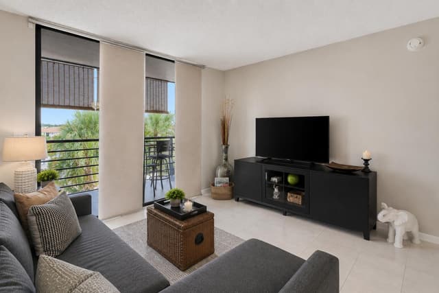 4640 Lucerne Lakes Boulevard W # 404, Lake Worth FL 33467 - Lake Worth, FL - Photo 7