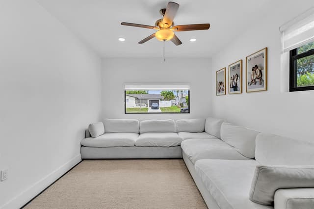 2001 N 52ND Avenue, Hollywood FL 33021 - Hollywood, FL - Photo 5
