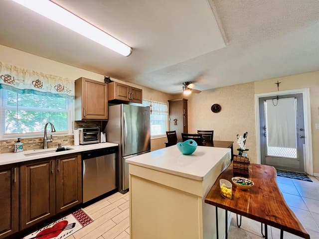131 Andover F, West Palm Beach FL 33417 - West Palm Beach, FL - Photo 2