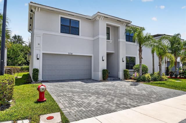 7174 Villamar Way, Lake Worth FL 33463 - Lake Worth, FL - Photo 2
