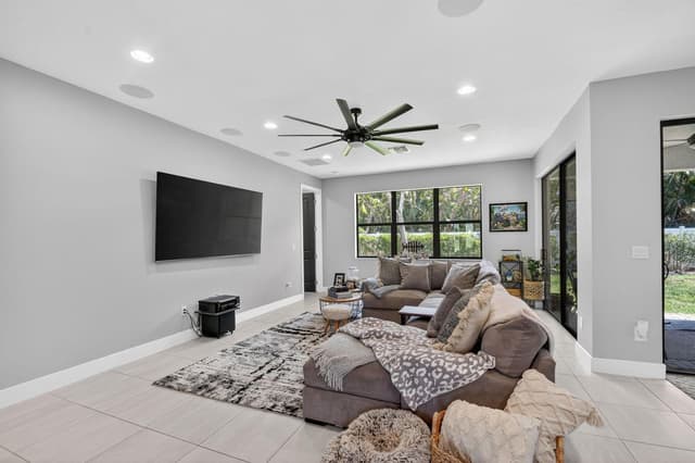 7174 Villamar Way, Lake Worth FL 33463 - Lake Worth, FL - Photo 5