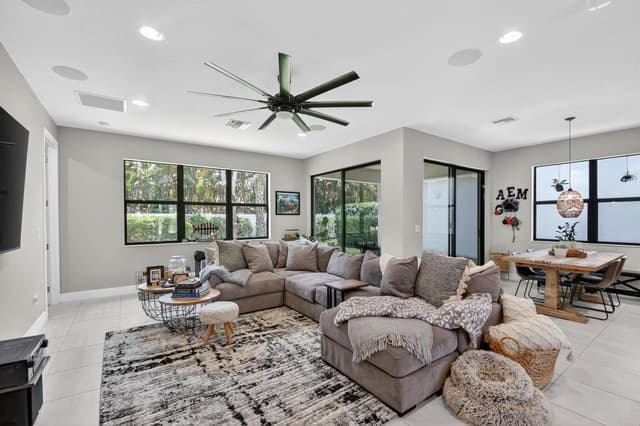 7174 Villamar Way, Lake Worth FL 33463 - Lake Worth, FL - Photo 4