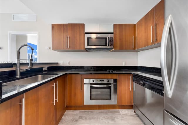 300 S Biscayne Blvd # 2911, Miami FL 33131 - Miami, FL - Photo 4