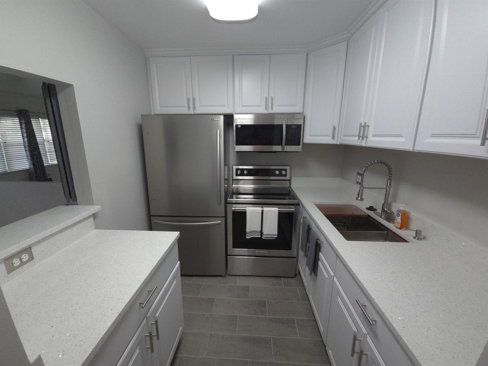 208 KENT M, West Palm Beach FL 33417 - West Palm Beach, FL - Photo 1