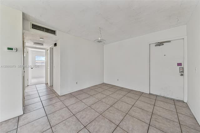 2491 SW 82nd Ave # 310, Davie FL 33324 - Davie, FL - Photo 4