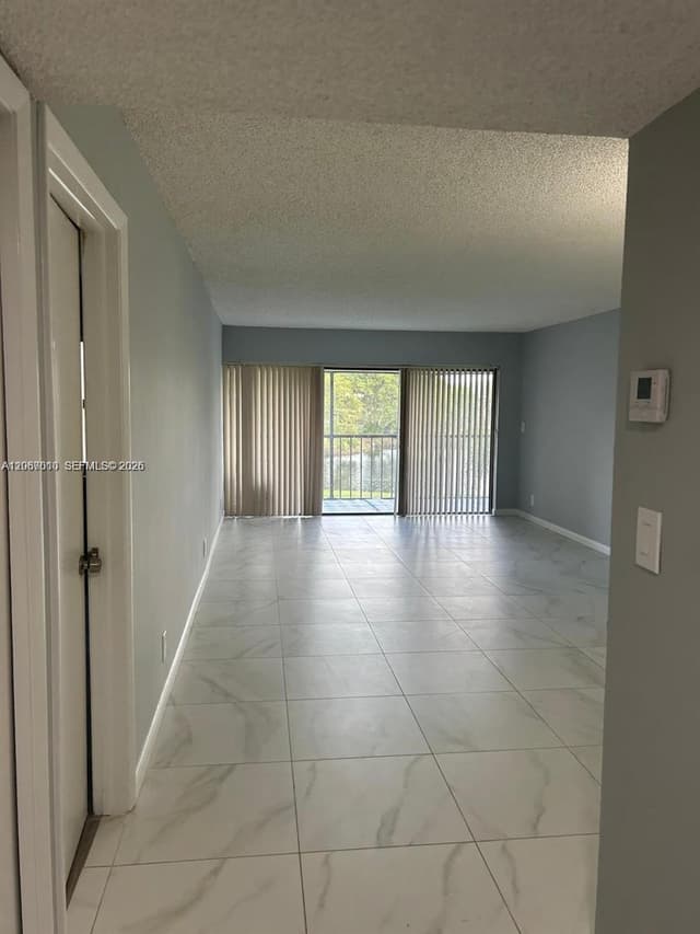 230 Lakeview Dr # 209, Weston FL 33326 - Weston, FL - Photo 2