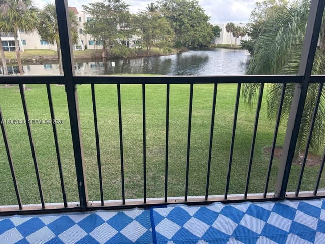 230 Lakeview Dr # 209, Weston FL 33326 - Weston, FL - Photo 3
