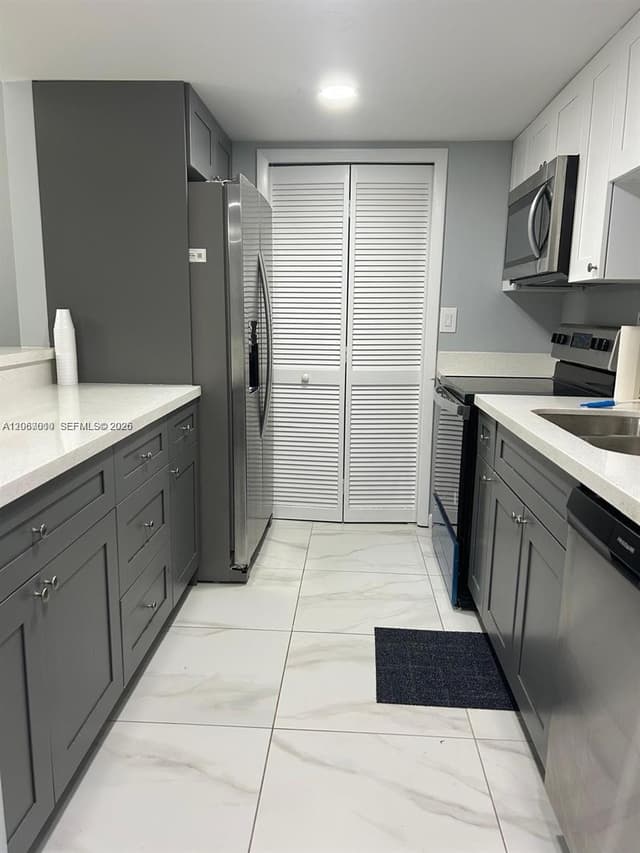 230 Lakeview Dr # 209, Weston FL 33326 - Weston, FL - Photo 5