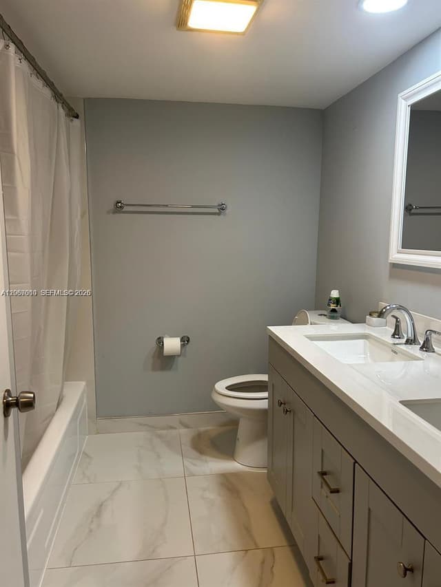 230 Lakeview Dr # 209, Weston FL 33326 - Weston, FL - Photo 4