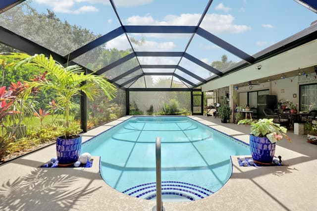11 Alnwick Road, Palm Beach Gardens FL 33418 - Palm Beach Gardens, FL - Photo 2