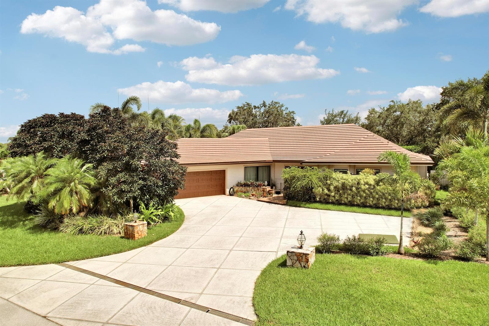 11 Alnwick Road, Palm Beach Gardens FL 33418 - Palm Beach Gardens, FL - Photo 1