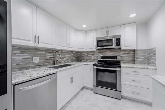5280 NW 2nd Avenue # 15, Boca Raton FL 33487 - Boca Raton, FL - Photo 7