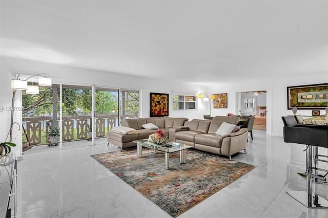 800 NE 195th St # 220, Miami FL 33179 - Miami, FL - Photo 2
