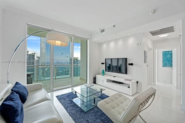 950 Brickell Bay Dr # 4600, Miami FL 33131 - Miami, FL - Photo 2