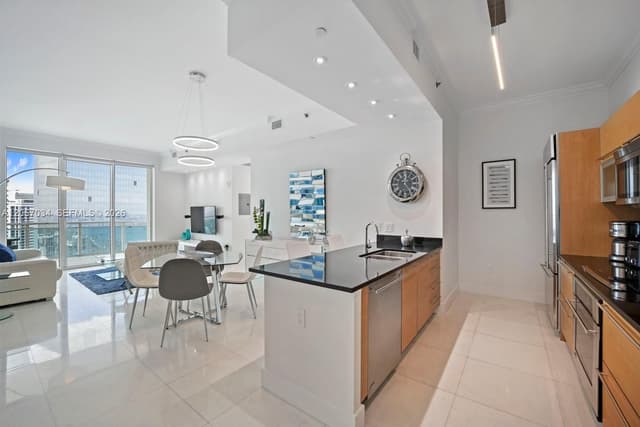 950 Brickell Bay Dr # 4600, Miami FL 33131 - Miami, FL - Photo 5