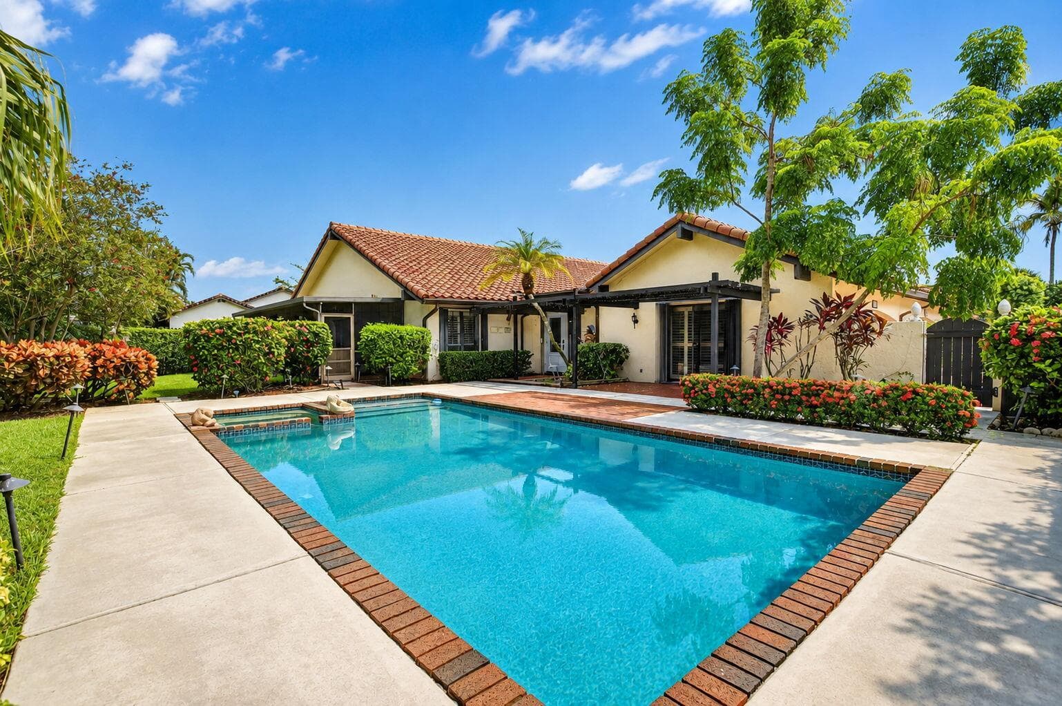 21718 San Simeon Circle, Boca Raton FL 33433 - Boca Raton, FL - Photo 1