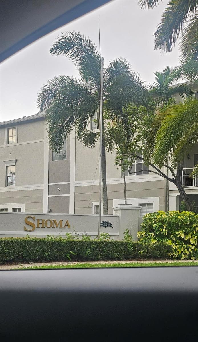 1110 E Shoma Drive E # 423, Royal Palm Beach FL 33414 - Royal Palm Beach, FL - Photo 1
