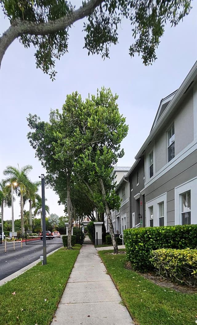 1110 E Shoma Drive E # 423, Royal Palm Beach FL 33414 - Royal Palm Beach, FL - Photo 4