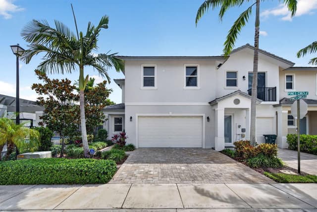 6994 Pines Circle, Coconut Creek FL 33073 - Coconut Creek, FL - Photo 2