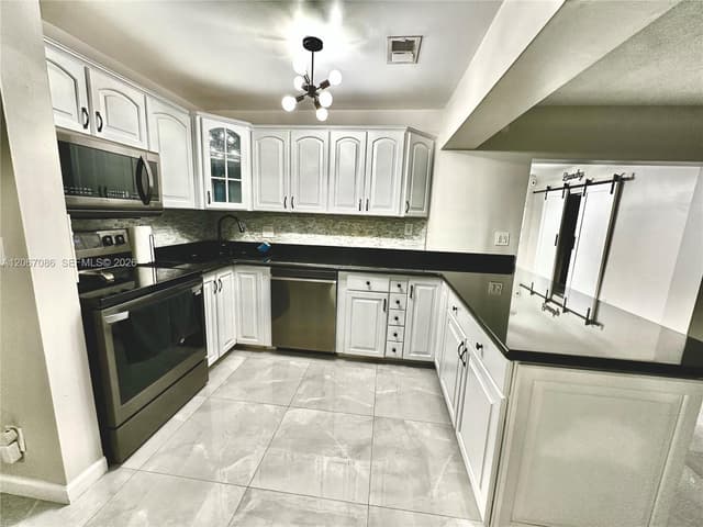 4580 SW 39th St, West Park FL 33023 - West Park, FL - Photo 3