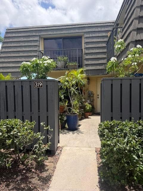 319 3RD Way, West Palm Beach FL 33407 - West Palm Beach, FL - Photo 1