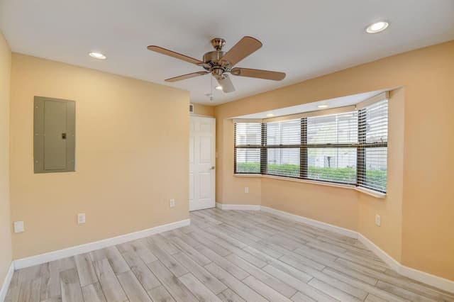1316 DATE PALM Drive Rear, Lantana FL 33462 - Lantana, FL - Photo 4
