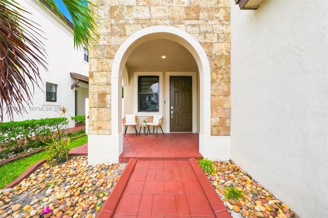 3478 W 110th St, Hialeah FL 33018 - Hialeah, FL - Photo 2
