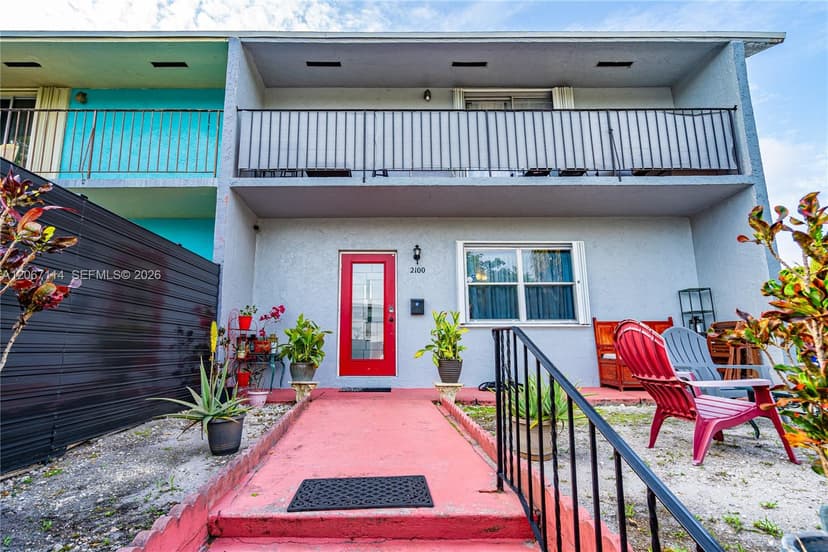 2100 NE 170th St, North Miami Beach FL 33162