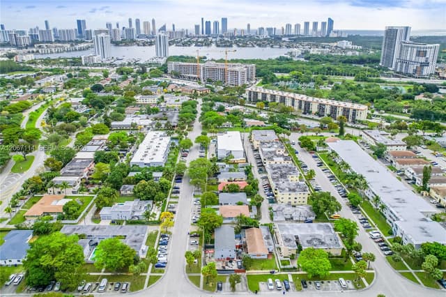 2100 NE 170th St, North Miami Beach FL 33162 - North Miami Beach, FL - Photo 4
