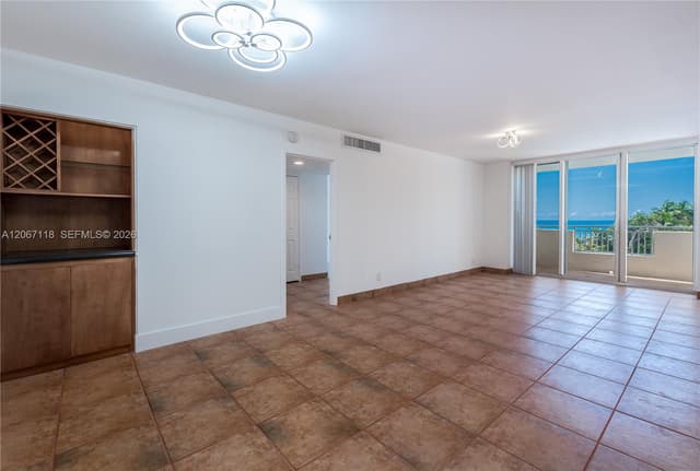 3180 S Ocean Dr # 310, Hallandale Beach FL 33009 - Hallandale Beach, FL - Photo 2