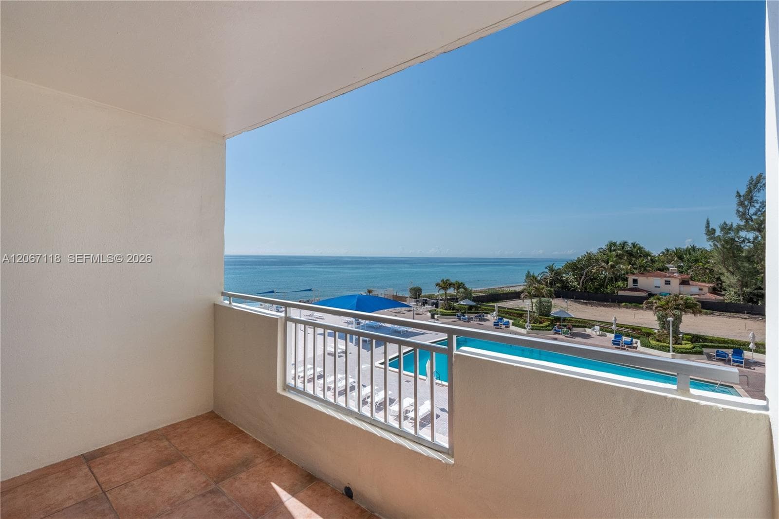 3180 S Ocean Dr # 310, Hallandale Beach FL 33009 - Hallandale Beach, FL - Photo 1